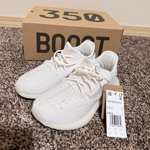SOLD Yeezy Boost 350 V2 BNWT Bone - Picture 10 of 11
